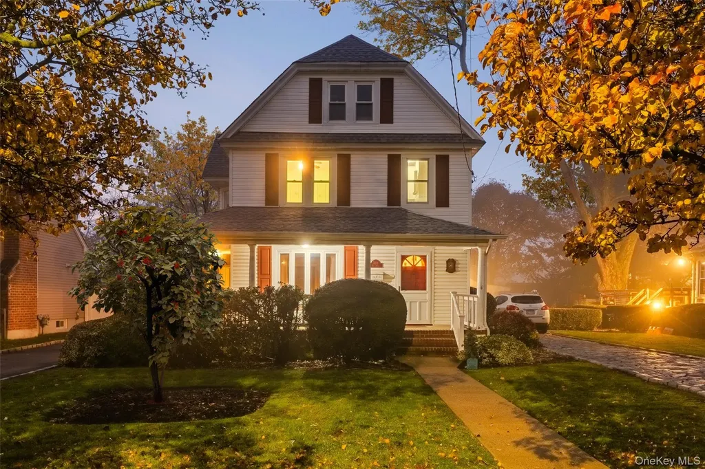308 Saint Marks Avenue Bellmore NY 11710