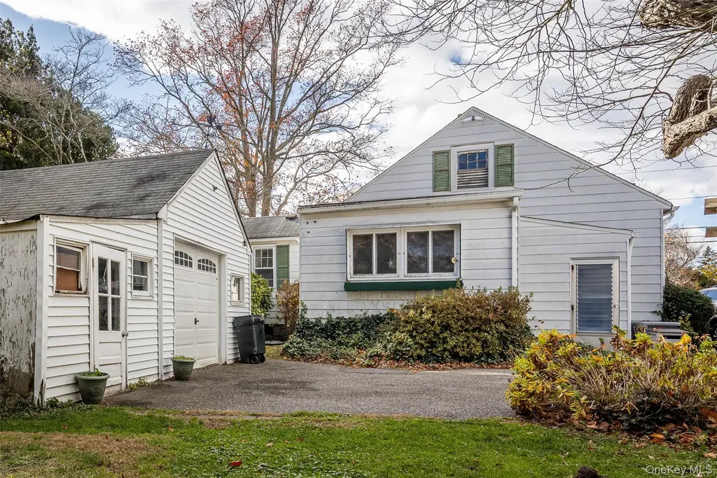 109 Bailey Avenue Patchogue NY 11772