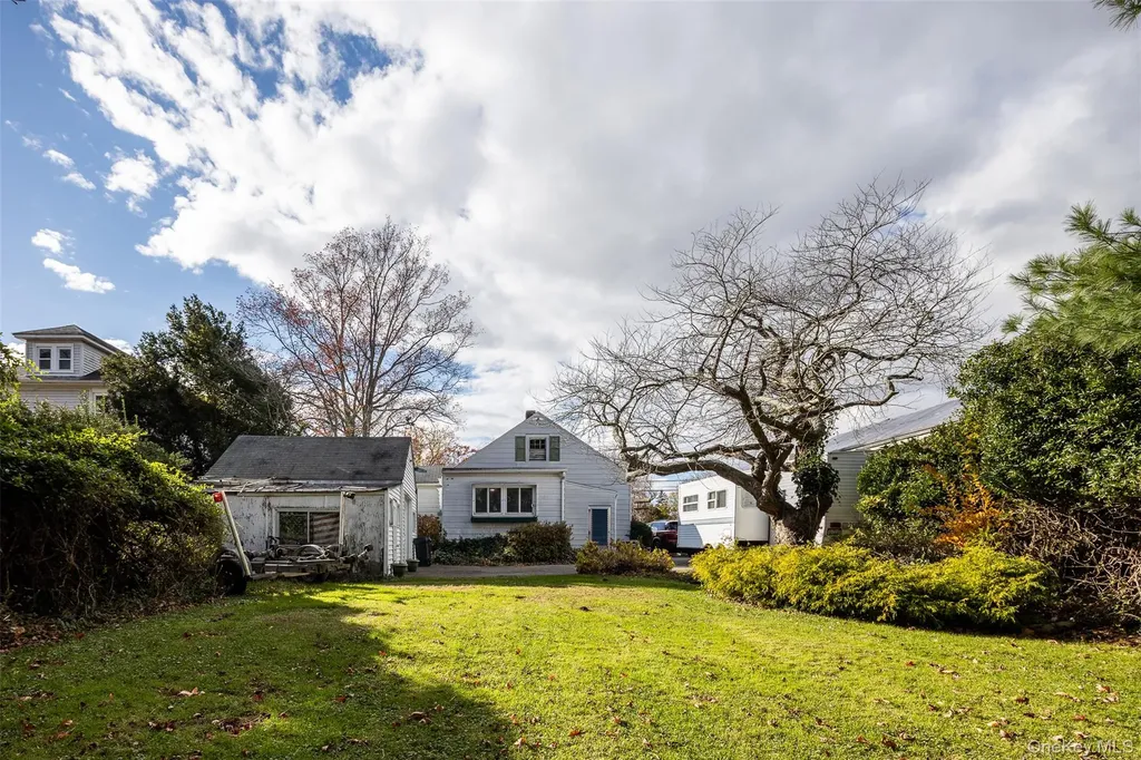 109 Bailey Avenue Patchogue NY 11772