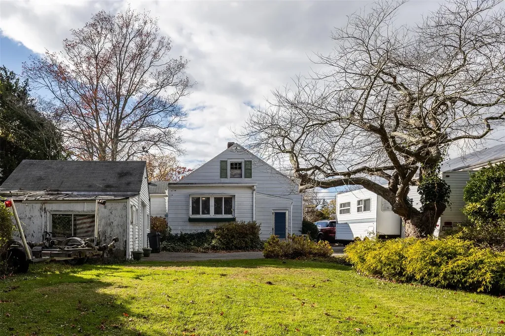 109 Bailey Avenue Patchogue NY 11772
