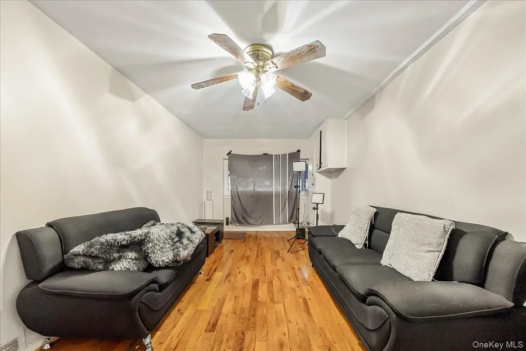 4183 Murdock Avenue Bronx NY 10466