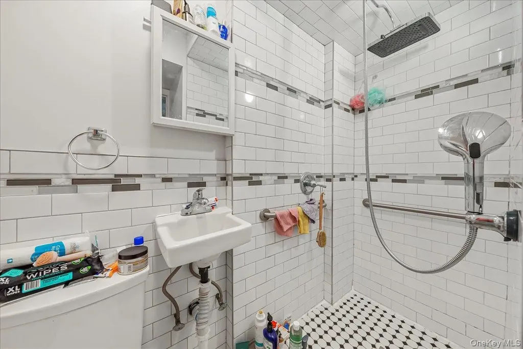 4183 Murdock Avenue Bronx NY 10466