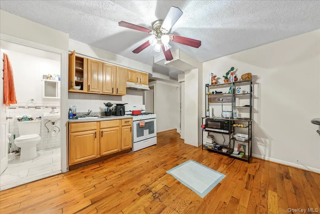 4183 Murdock Avenue Bronx NY 10466