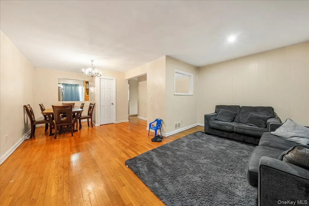 4183 Murdock Avenue Bronx NY 10466