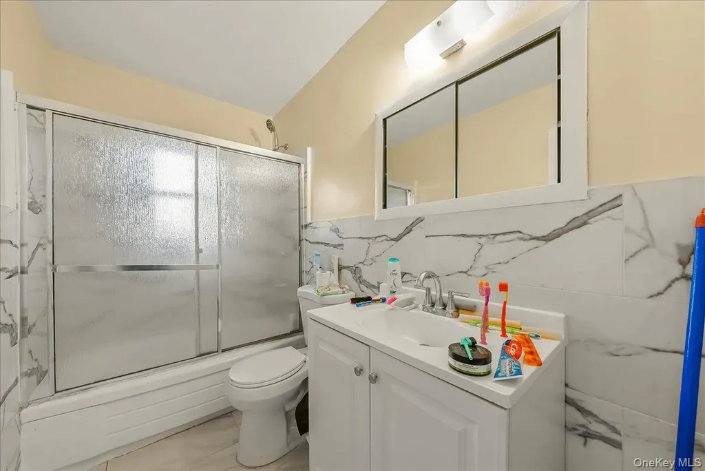 4183 Murdock Avenue Bronx NY 10466