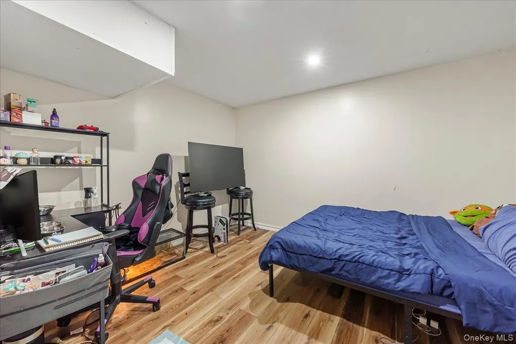 4183 Murdock Avenue Bronx NY 10466