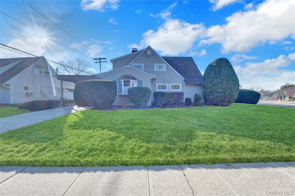 2 Welcome Lane Wantagh NY 11793
