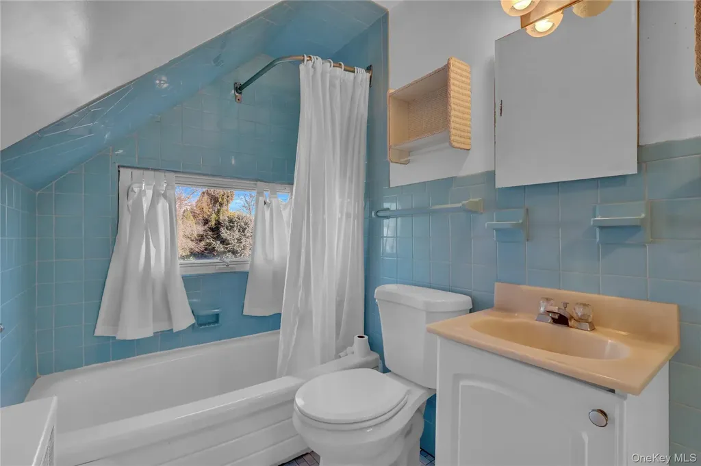 2 Welcome Lane Wantagh NY 11793