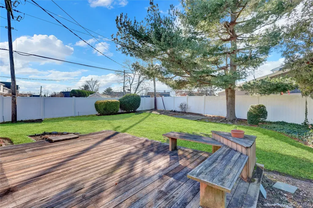 2 Welcome Lane Wantagh NY 11793