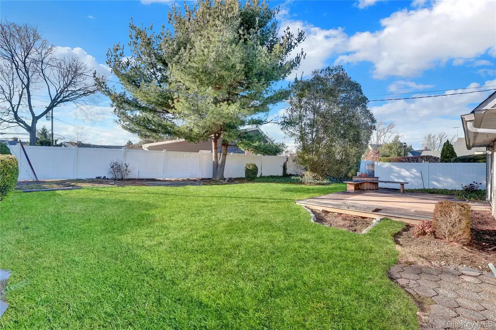 2 Welcome Lane Wantagh NY 11793
