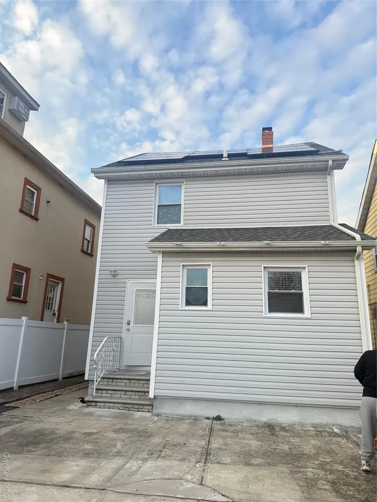 19456 114th Road Saint Albans NY 11412