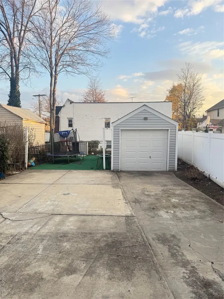 19456 114th Road Saint Albans NY 11412