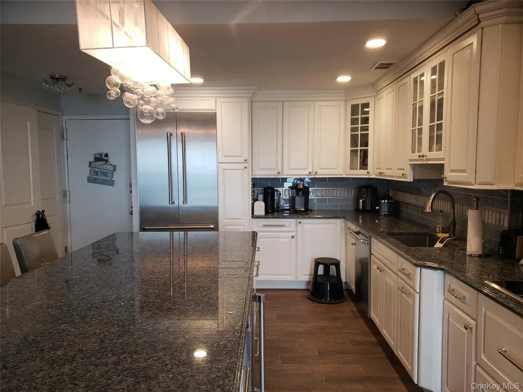 100 W Broadway Long Beach NY 11561