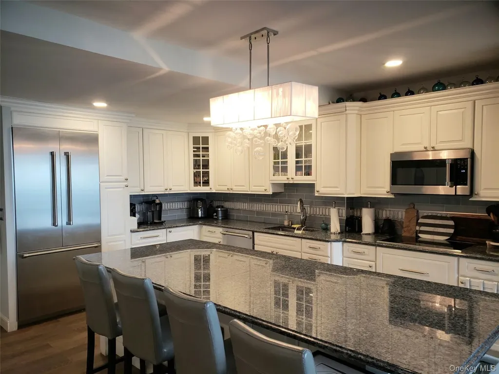 100 W Broadway Long Beach NY 11561