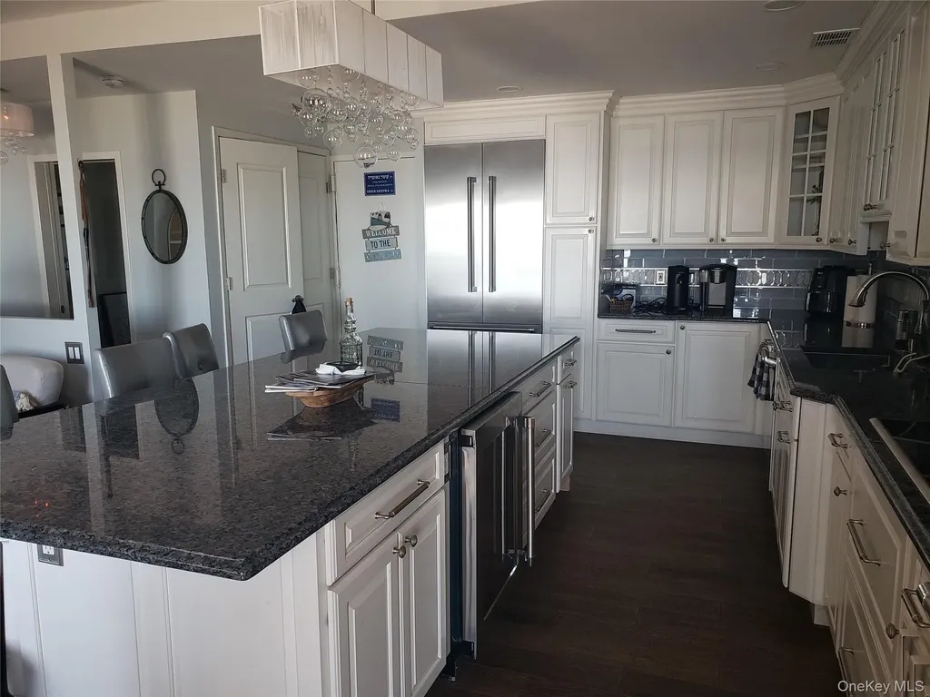 100 W Broadway Long Beach NY 11561