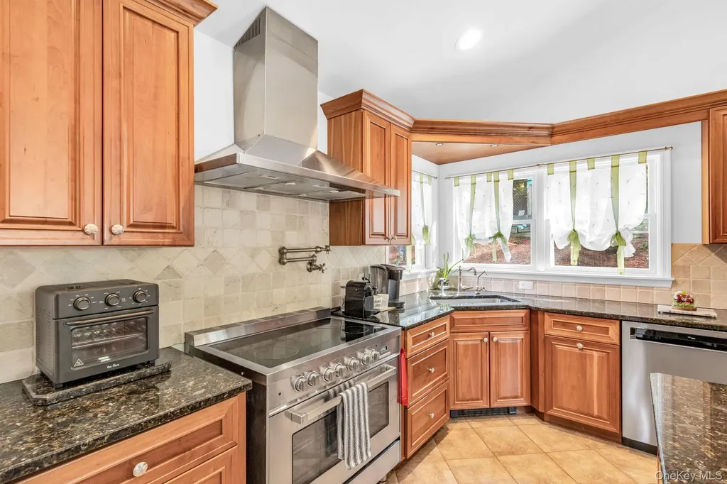34 Steiner Drive Mahopac NY 10541