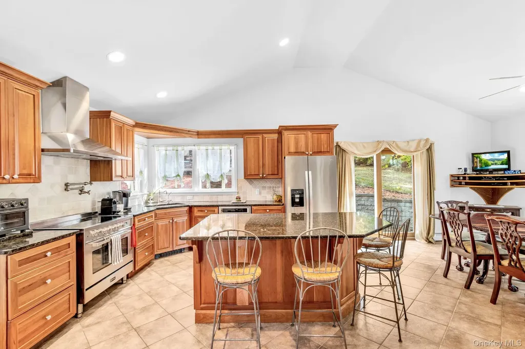 34 Steiner Drive Mahopac NY 10541