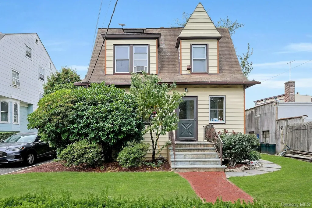 11 Woodland Avenue New Rochelle NY 10805