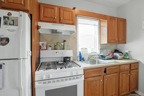 11 Woodland Avenue New Rochelle NY 10805