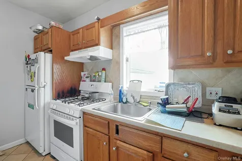 11 Woodland Avenue New Rochelle NY 10805