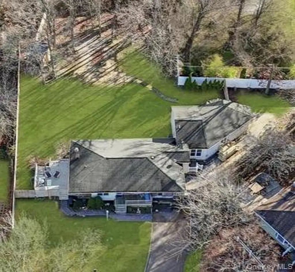 10 Westwind Drive Bohemia NY 11716