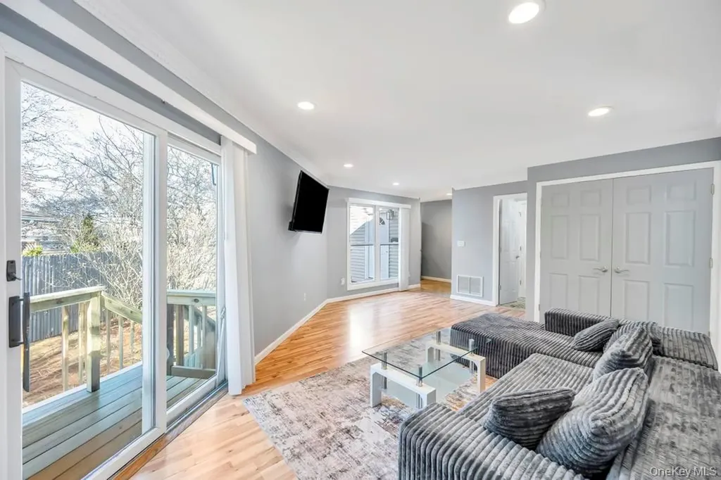 10 Westwind Drive Bohemia NY 11716