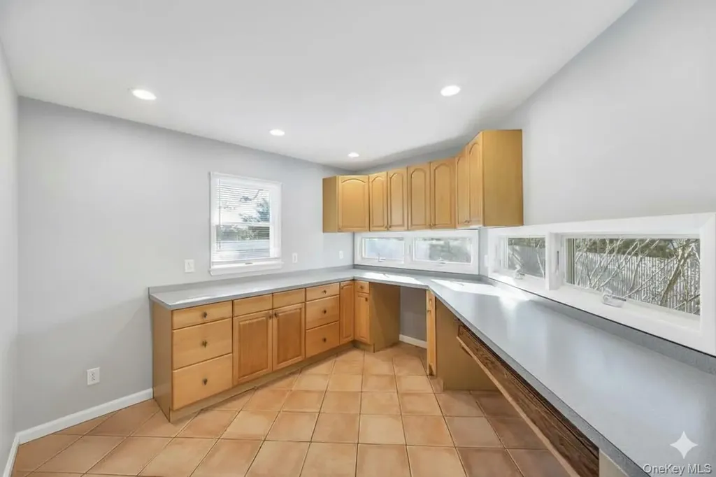 10 Westwind Drive Bohemia NY 11716