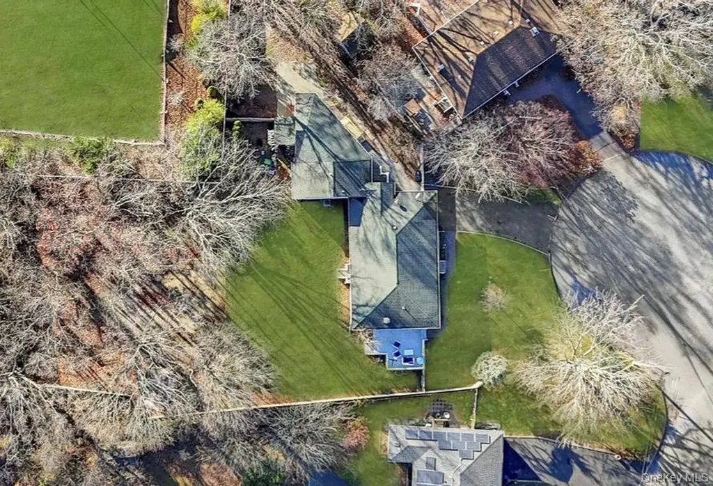 10 Westwind Drive Bohemia NY 11716