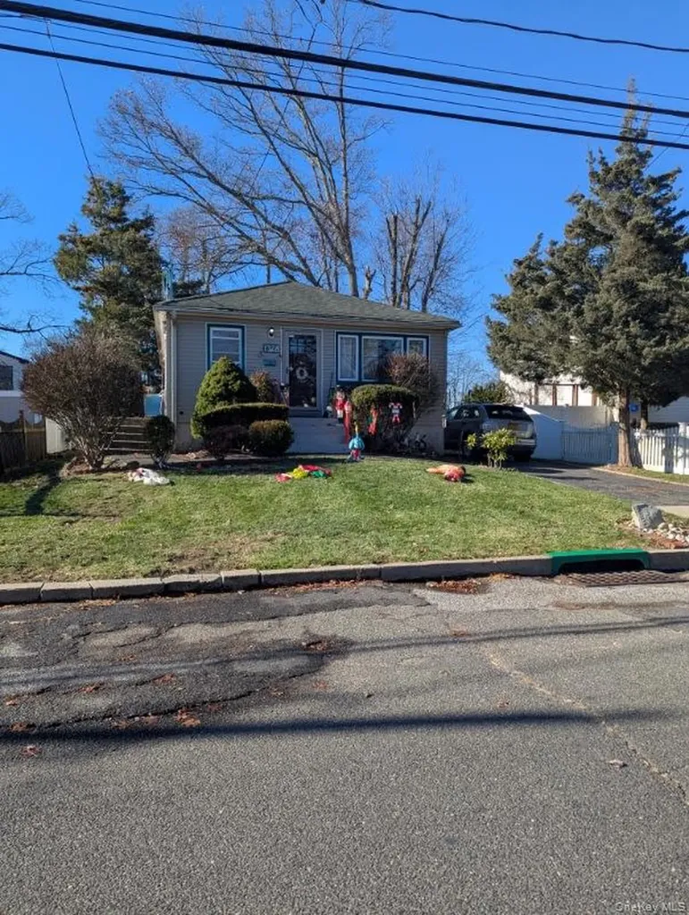 Bay Shore NY 11706