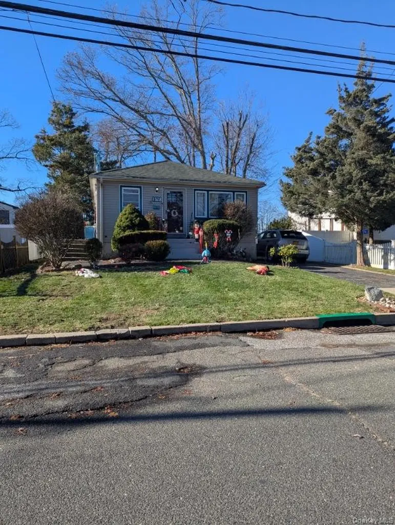 Bay Shore NY 11706