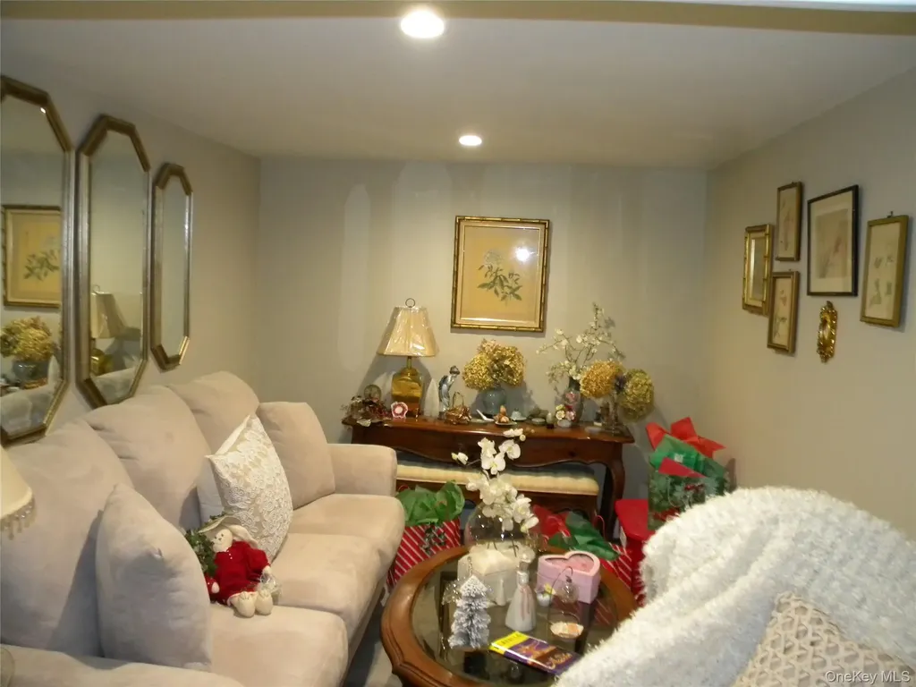 79 S Evergreen Drive Selden NY 11784