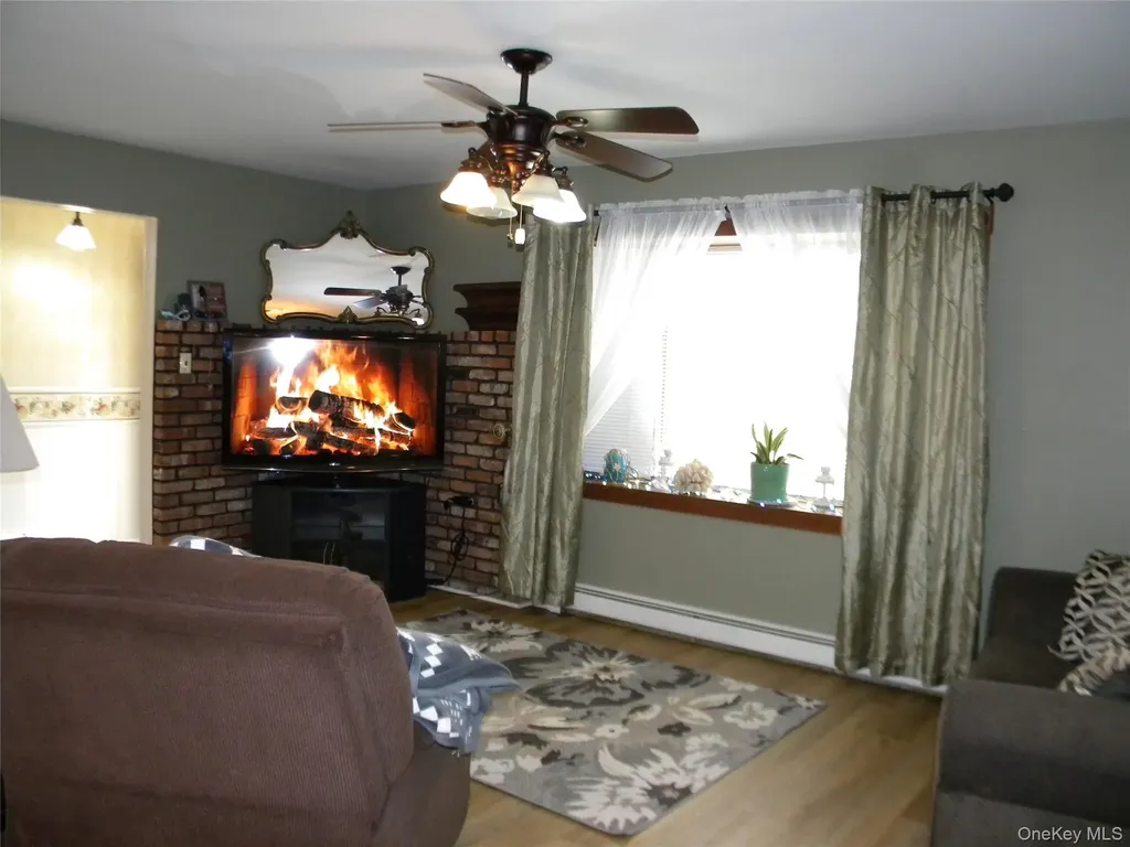 79 S Evergreen Drive Selden NY 11784