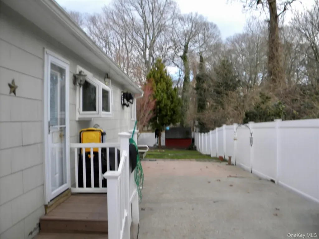 79 S Evergreen Drive Selden NY 11784