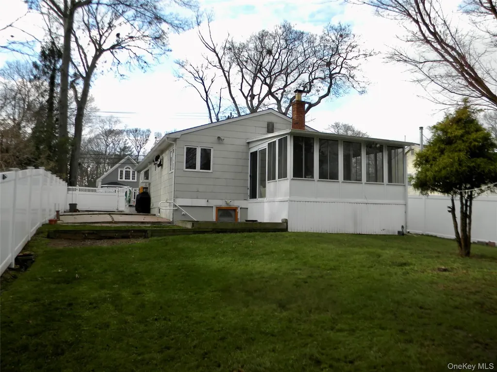 79 S Evergreen Drive Selden NY 11784