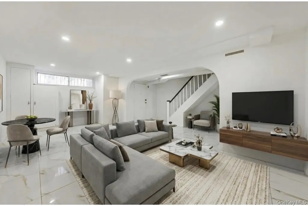 4309 Edson Avenue Bronx NY 10466