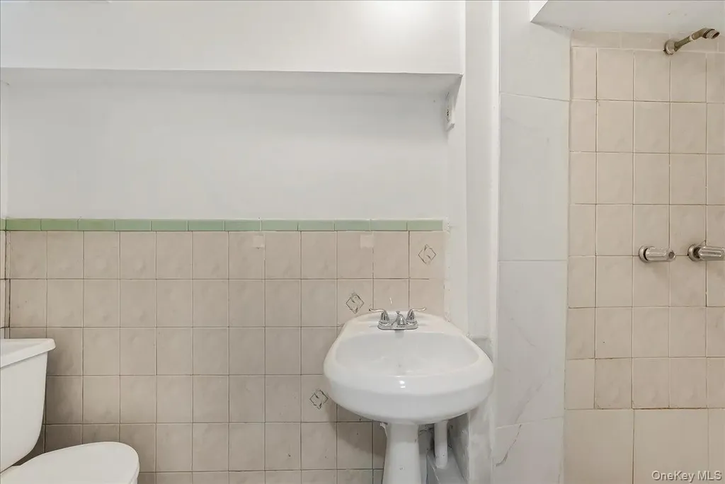 4309 Edson Avenue Bronx NY 10466