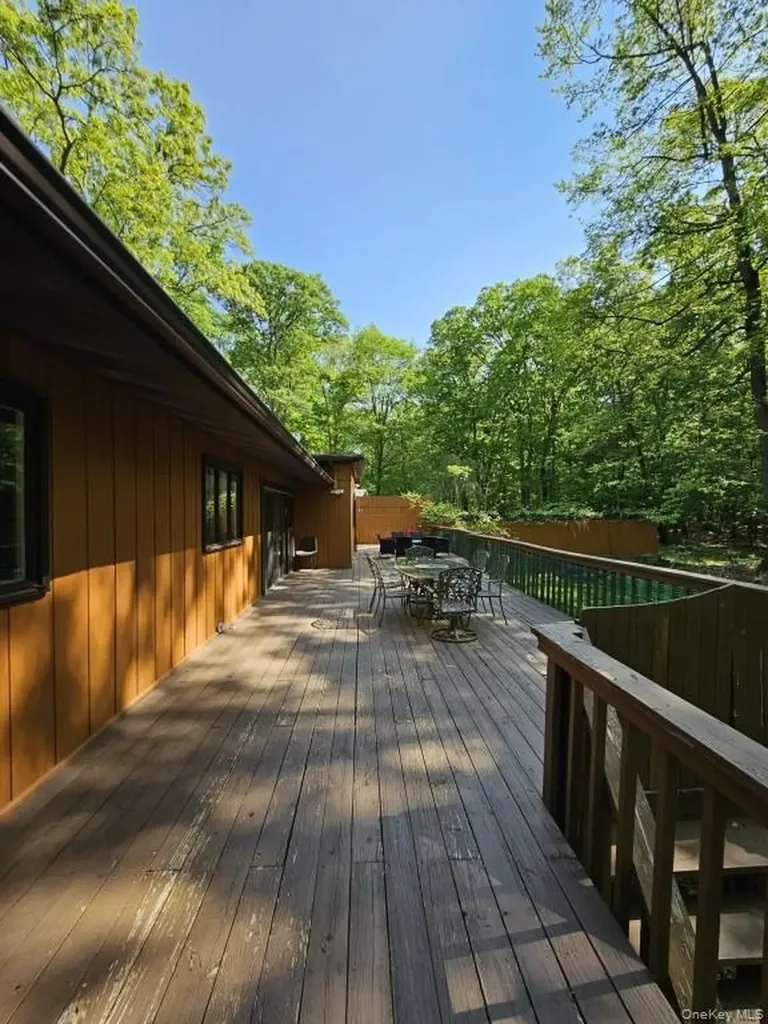 11 Cliff Court Monroe NY 10950