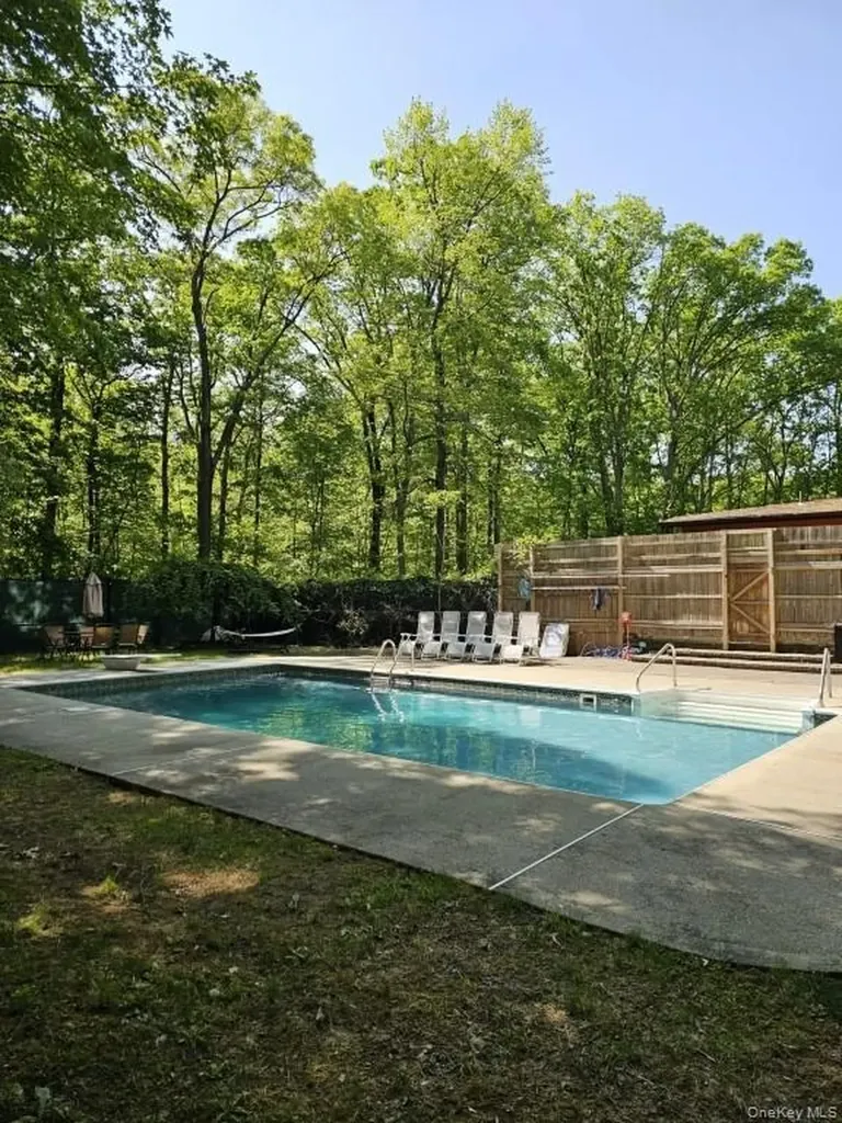 11 Cliff Court Monroe NY 10950