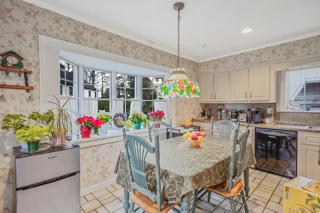 7 Rugby Road Westbury NY 11590