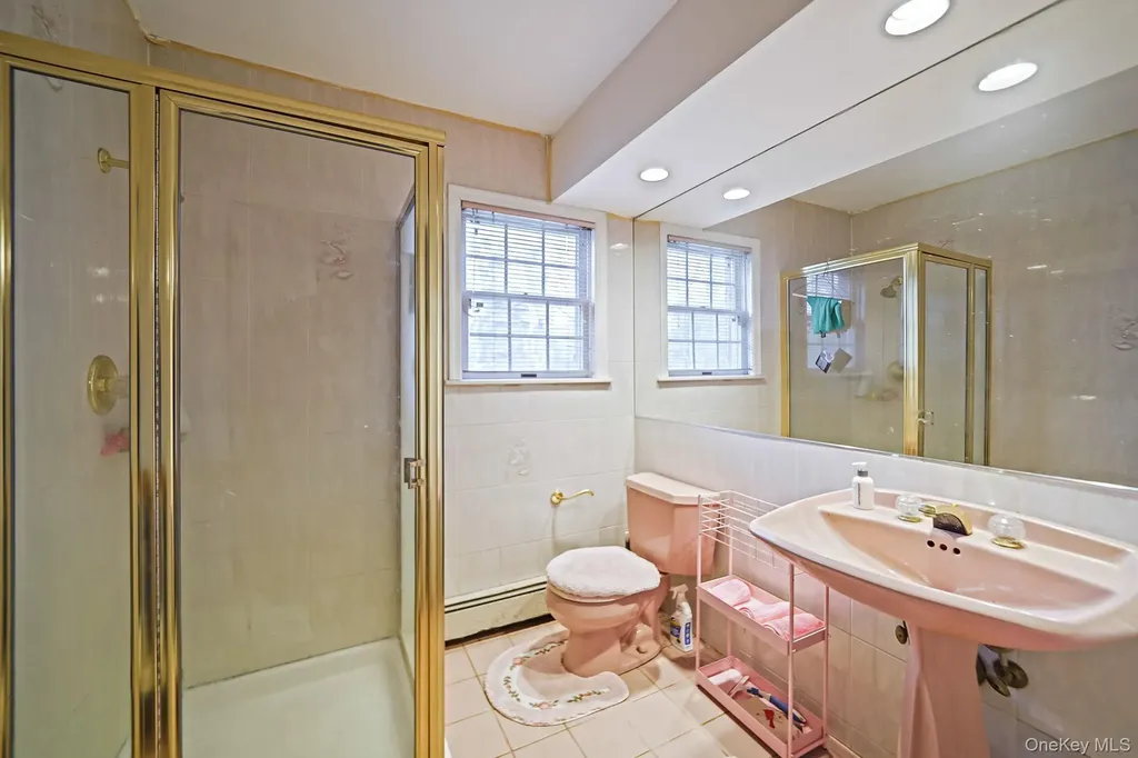 7 Rugby Road Westbury NY 11590
