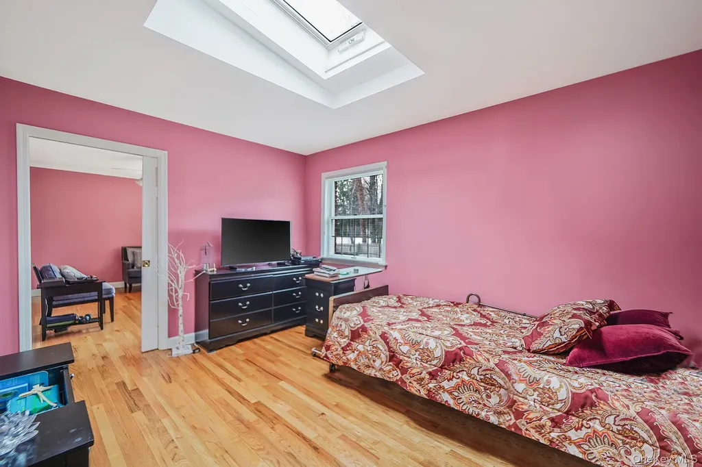 7 Rugby Road Westbury NY 11590