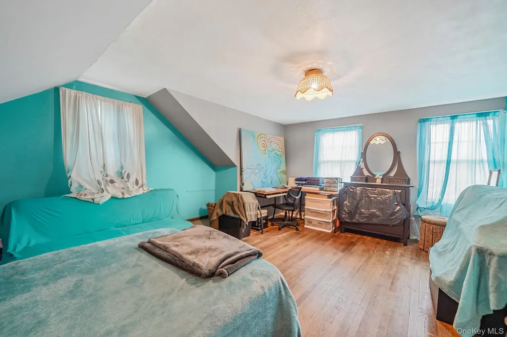 7 Rugby Road Westbury NY 11590