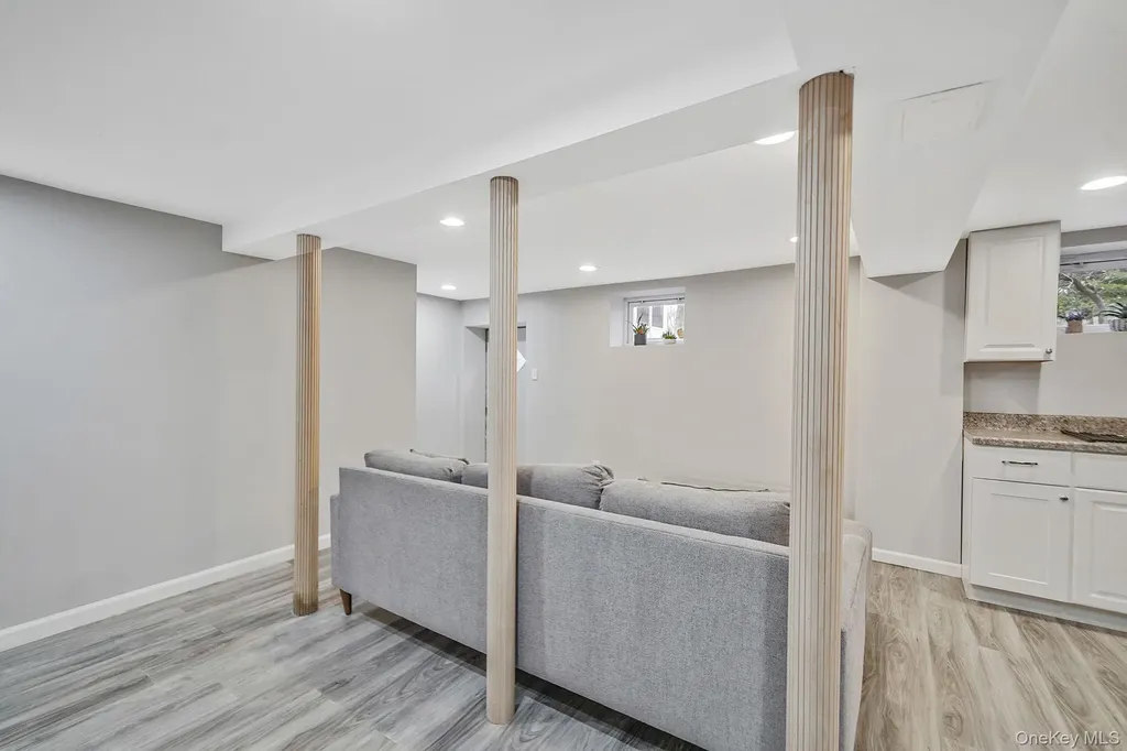 7 Rugby Road Westbury NY 11590