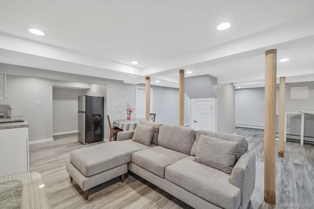 7 Rugby Road Westbury NY 11590