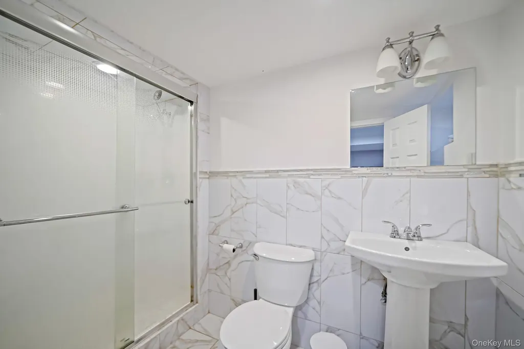 7 Rugby Road Westbury NY 11590