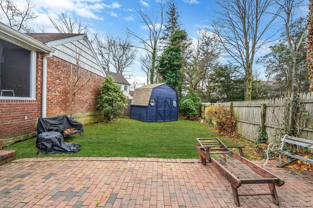 7 Rugby Road Westbury NY 11590