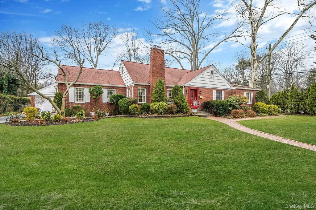7 Rugby Road Westbury NY 11590