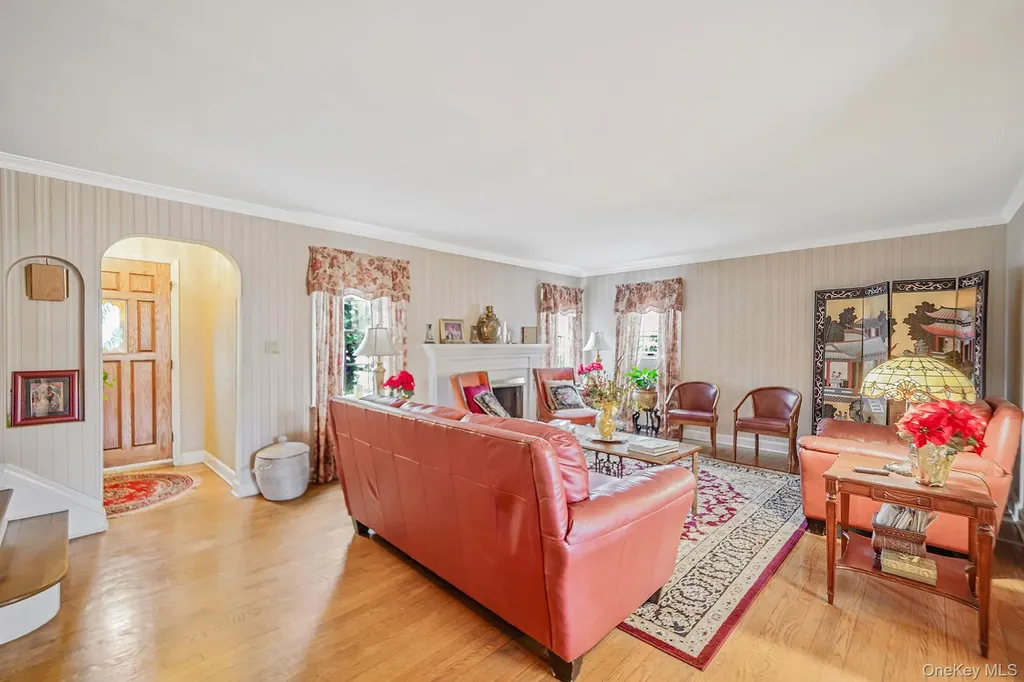 7 Rugby Road Westbury NY 11590