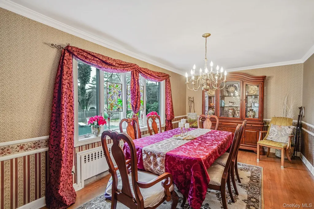 7 Rugby Road Westbury NY 11590