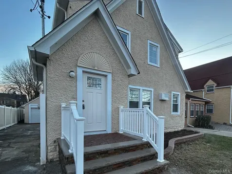 858 Seaman Avenue Baldwin NY 11510